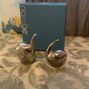 NIB Nambe’Savanna Elephant Salt & Pepper Shakers
